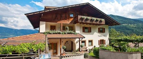 Lagundo Apartment | Rasnerhof Ferienwohnung Tschigat