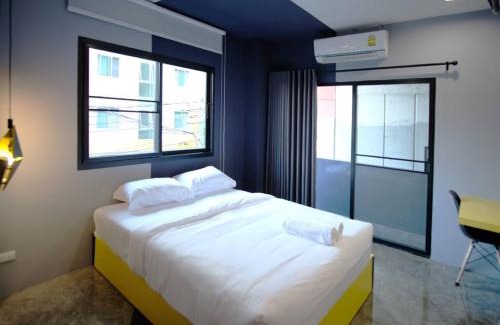 Ratchadaphisek Hotel | Ratch66 Huai Khwang MRT