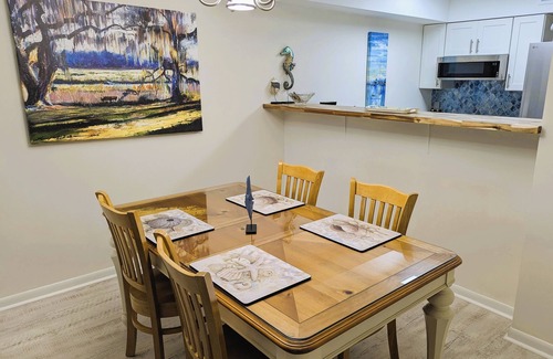 Saint Helena Island Condo | Rates Include golf cart. Resort access extra cost. See reviews. Pet considered.