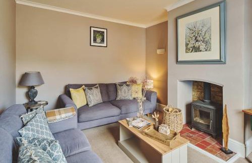 Stow-on-the-Wold House | Rathbone Cottage - Pets Stay for Free
