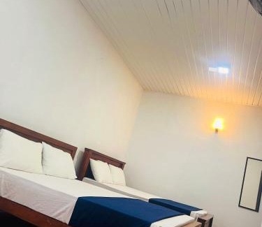 Anuradhapura Hotel | Rathnayaka Family & Holiday Home