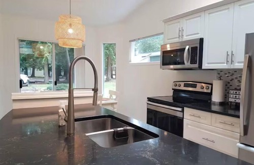 Regional District of Nanaimo House | * Rathtrevor Beach, Heated Pool + Hot Tub - Parksville B.C . Sleeps 6