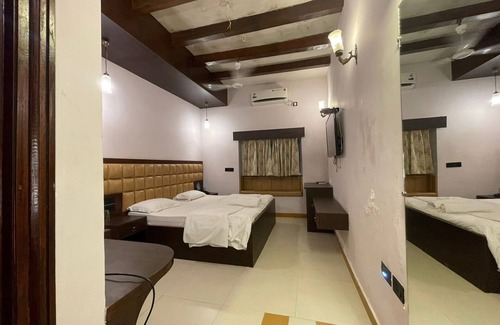 Varanasi Hotel | Ratnakar Bhawan - Heritage Homestay