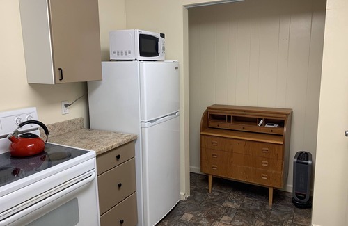 Lower Rattlesnake Apartment | Rattlesnake- Secluded Greenough Park studio