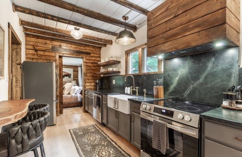 Island Park Cabin | Raven's Rest at Macks Inn | Hot Tub | 20 MI to YNP
