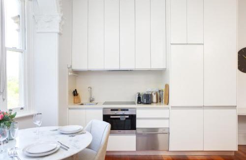 Glebe Apartment | Ravenscourt s Studio Apartment Close to Everything