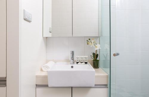 Glebe Apartment | Ravenscourt s Studio Apartment Close to Everything
