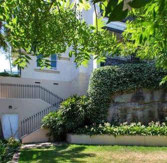 Glebe Apartment | Ravenscourt s Studio Apartment Close to Everything