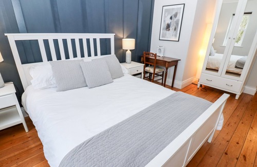 Humshaugh Cottage | RAVENSIDE, pet friendly, with a garden in Humshaugh
