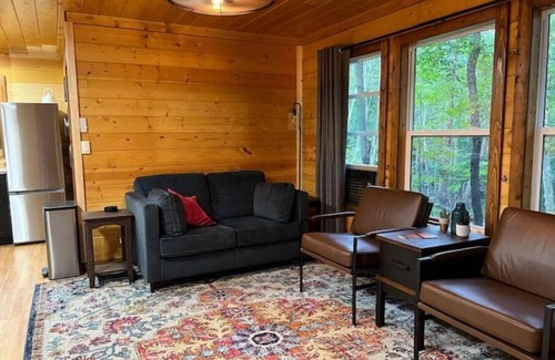 Holcombe Cabin | Ravenwood - Adorable Cabin!