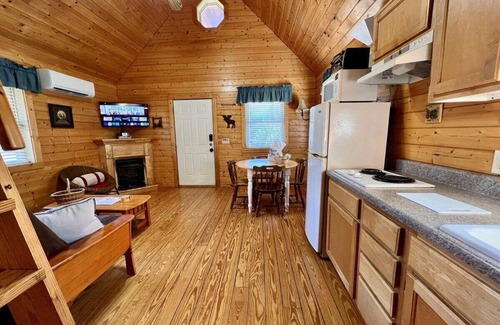 Laurel Springs Cabin | Ravine on Laurel Creek - Laurel Springs, NC