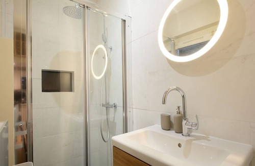 Cote Pavee Apartment | Ravissant Appartement Dans une Chartreuse