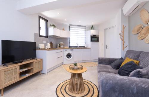 Collioure Apartment | Ravissant T2 bord de mer garage privé classé 3 étoiles