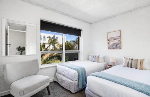 Glenelg North Apartment | Ray's Place by the Riverside