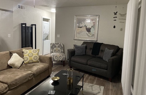 Plaza Westport Apartment | Ray Vacation Rental Homes