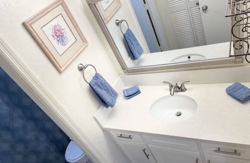 Plaza Westport Apartment | Ray Vacation Rental Homes