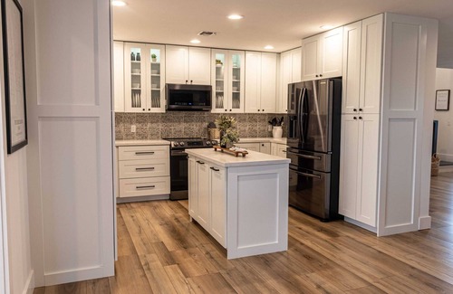 Fredericksburg House | Raymond Ranch-Main & Guest House-Sleeps 20