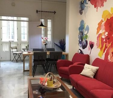 Museo Apartment | RC Reyes Catolicos St right beside Trianas Bridge