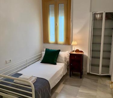 Museo Apartment | RC Reyes Catolicos St right beside Trianas Bridge