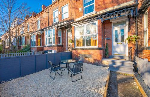 Leeds House | *RC12s* For your most relaxed & Cosy stay + Free Parking + Free Fast WiFi *