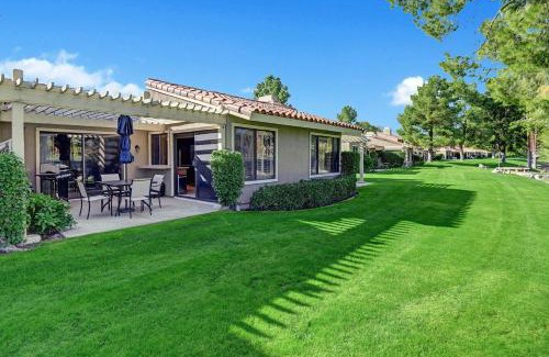 Rancho Mirage House | RC942 - Racquet Retreat - Meredith Lodging