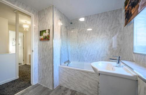 Leeds House | -RDGS- For your relaxed, Cosy Stay, Free Parking
