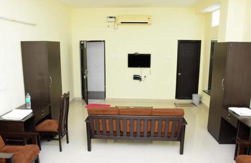 Ambur Hotel | RDS Guest House Bypass