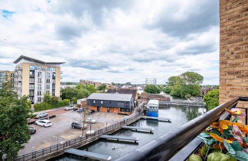 Reading City Centre Apartment | Reading Town Center River View Serviced Apartments
