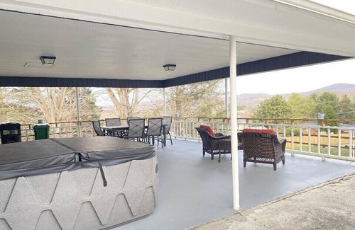 La Follette Apartment | Ready, Set, Reconnect! ©