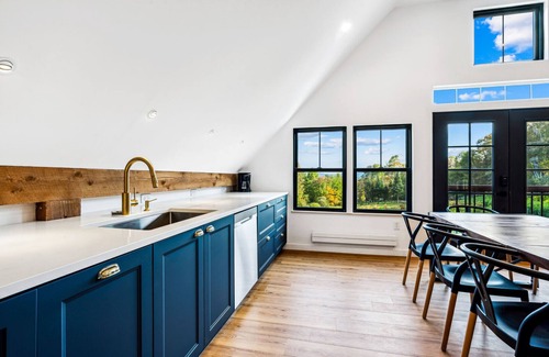 Barnard House | Real Farm! Hot Tub | The Barn at Winterfound Farm