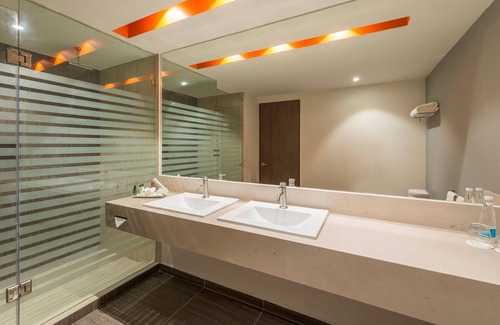 Celaya Hotel | Real Inn Celaya