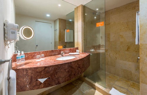 Tlalnepantla de Baz Hotel | Real Inn Perinorte