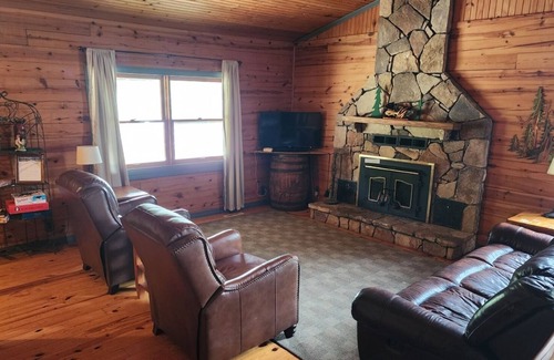Branson Cabin | Real Log Cabin On Lake Taneycomo w/ Boat Slip