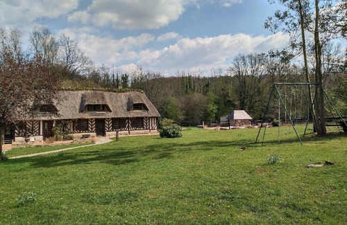 Beuzeville House | Real Norman cottage with access to a heated swimming pool