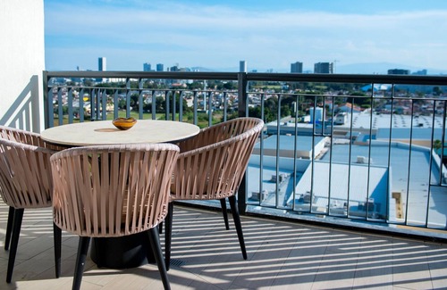Zapopan Apartment | Real View Towers E707 by Casago