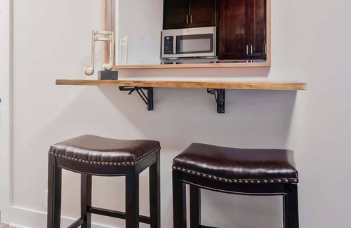 Buena Vista Apartment | Reba McEntire Themed Apartment!