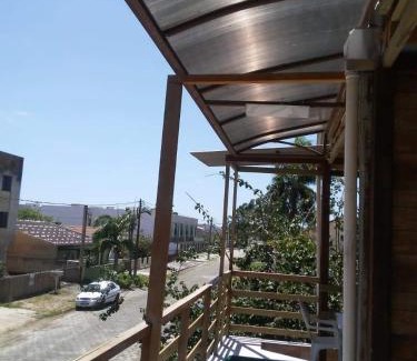 Balneario Praia do Leste Ski Chalet | Recanto Pousada JU&JU Chalé com PISCINA COMPARTILHADA