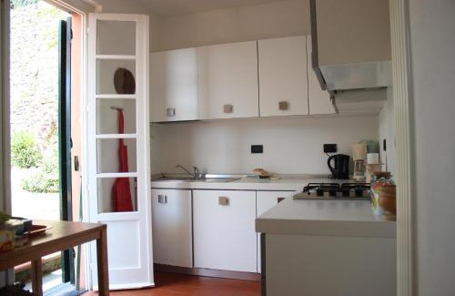 Recco Apartment | Recco apartment with view and pool