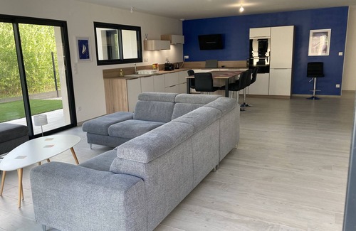 Serignan Villa | Recent 5* villa with swimming pool, 6 minutes walk from the beach!