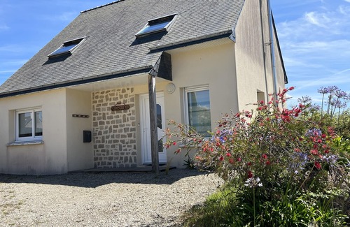 Sibiril House | Recent house with large garden at 700 m. from the small harbour and the beach