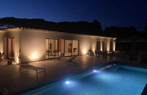 Ramatuelle Villa | Recent single-storey villa with sea view close to La Réserve hotel