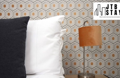 Splott House | Recently Modernised Townhouse w/ Self Check-In