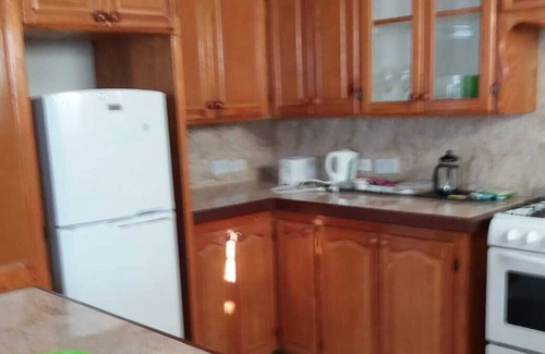 Inch Marlowe Apartment | Recently Refurbished Apartment ideal for short or long term rental, sleeps 4.
