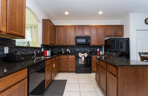 Veranda Palms Villa | Recently remodeled 6 bedroom house, private pool, Free Wi-Fi