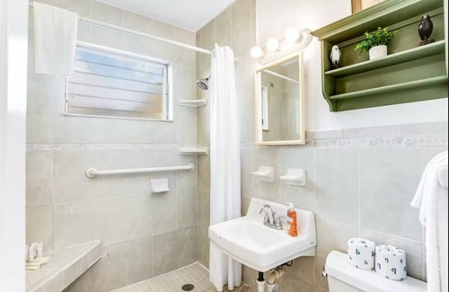 Summerland Key House | Recently Renovated Home With Deepwater Canal