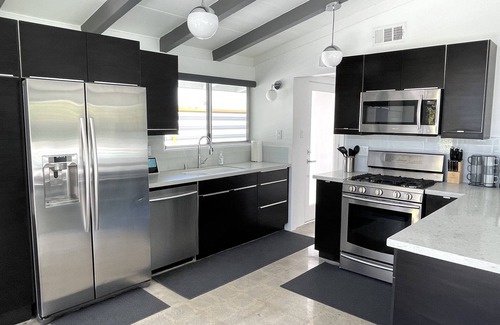 Magnesia Falls Cove House | Recently Renovated Mid Century Retreat In The Desert