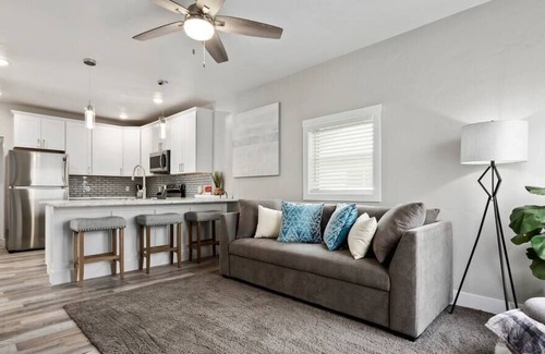 Burley House | Recently Renovated 2 Bed, Clean and COZY Home.