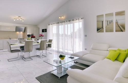 Valtura Apartment | Recently renovated flat with air conditioning, WiFi