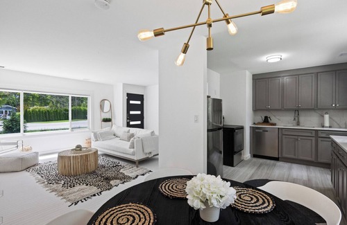 Hampton Bays House | Recently Renovated and Modernized Hampton Bays Beach Beach Bungalow Perfect.