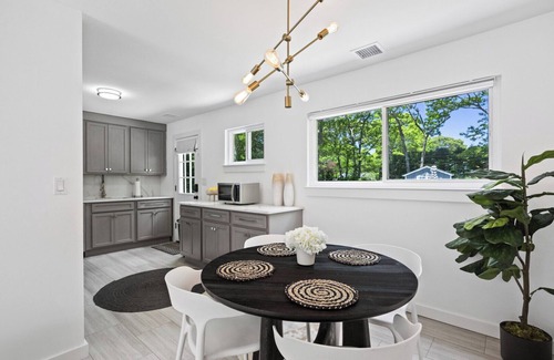 Hampton Bays House | Recently Renovated and Modernized Hampton Bays Beach Beach Bungalow Perfect.
